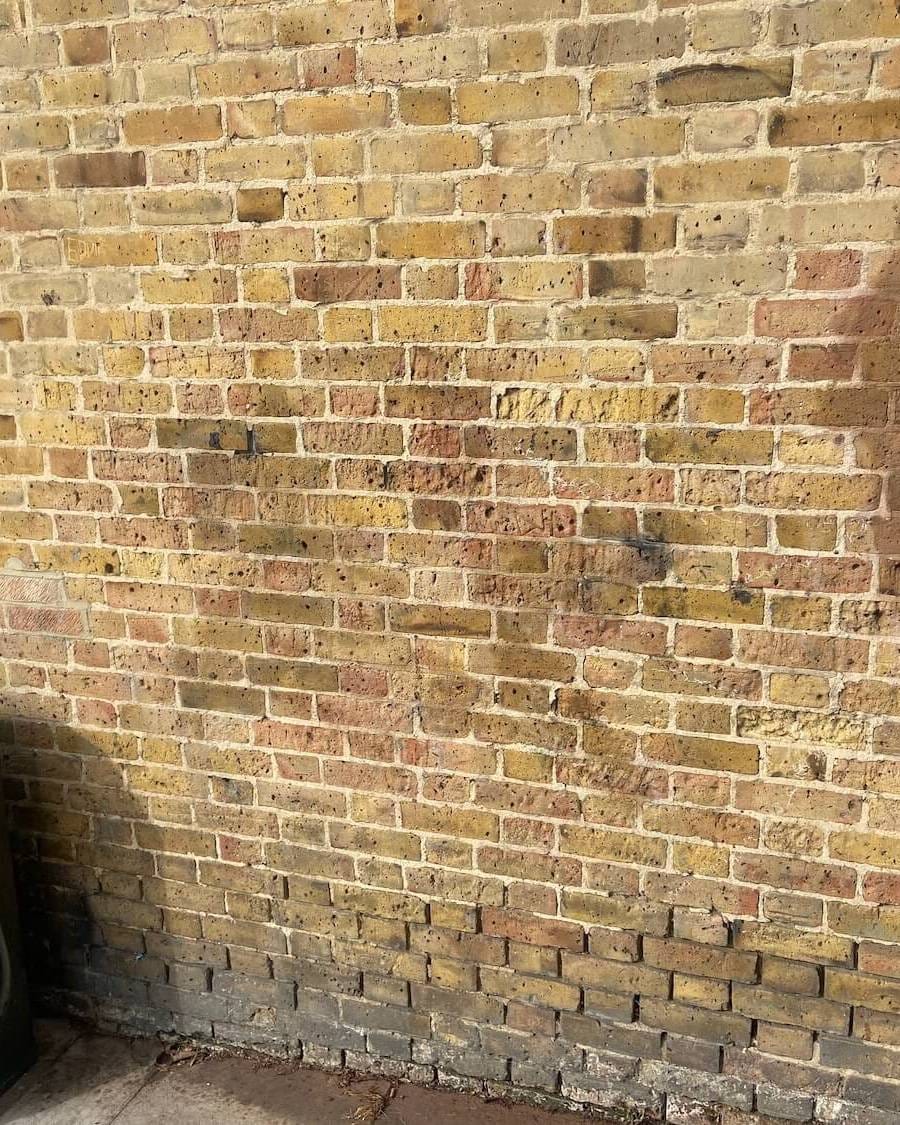 commercial graffiti removal london 17