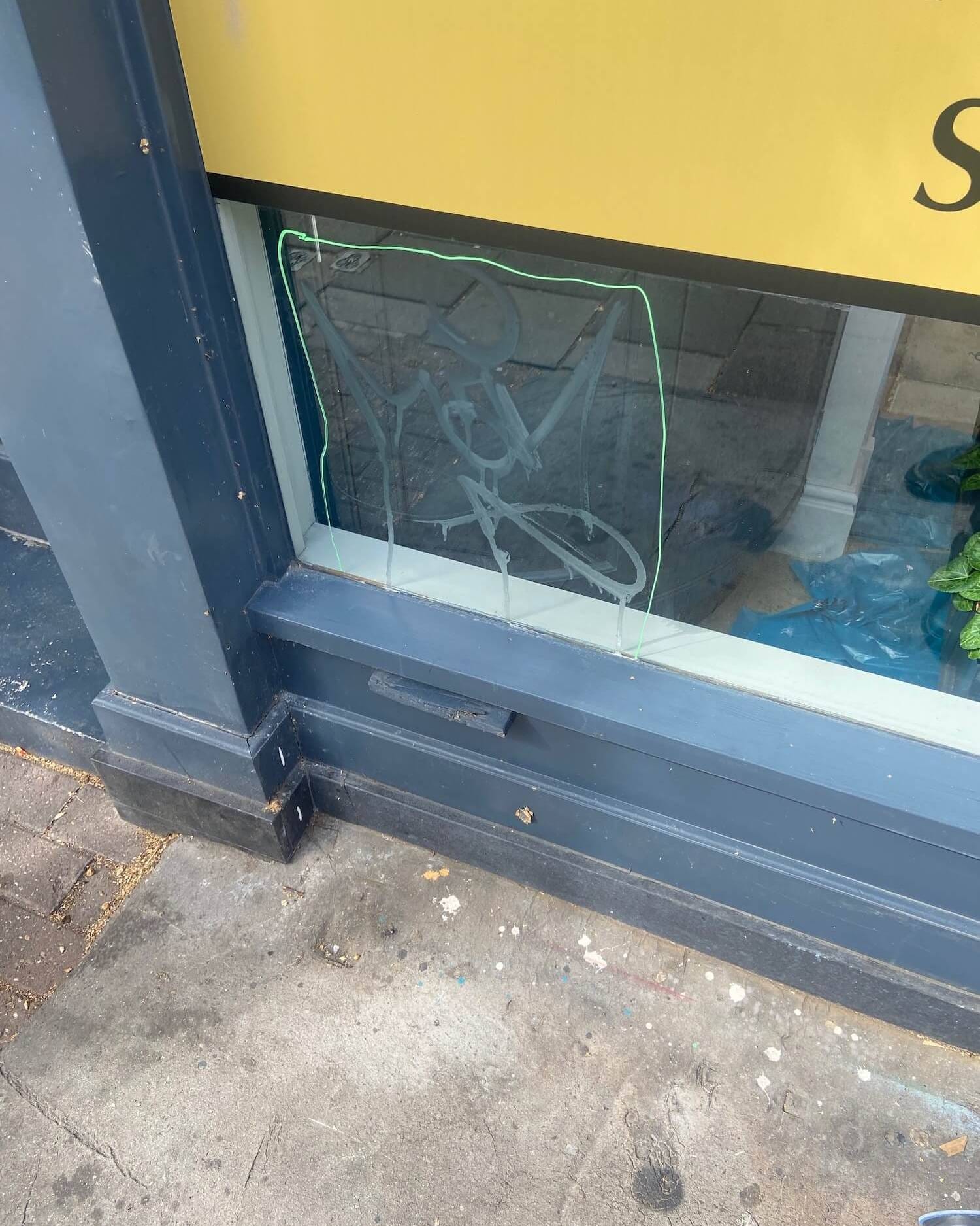 commercial graffiti removal london 18